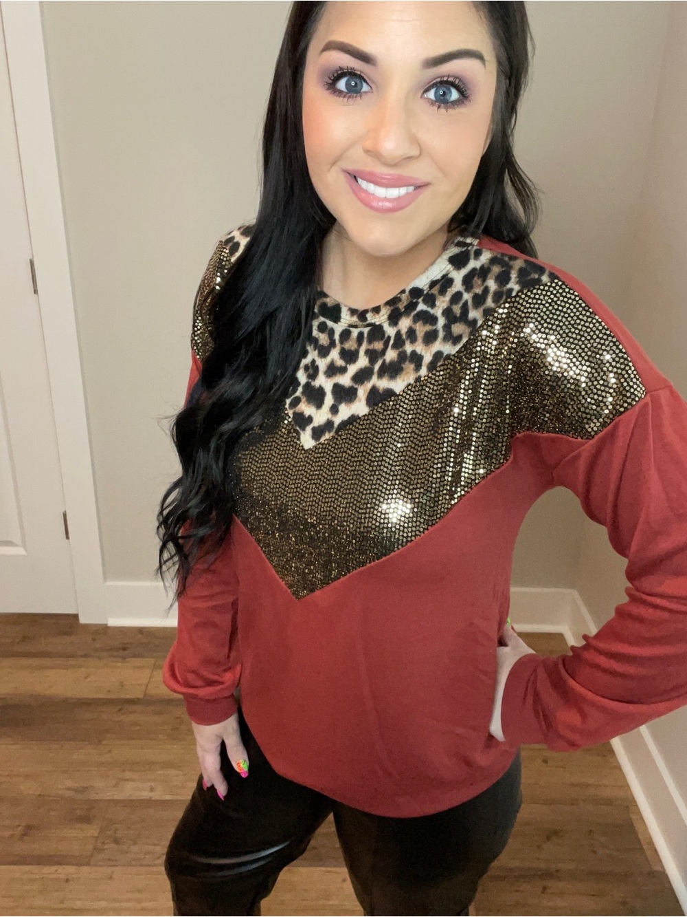 Medium XL XXL Women’s Dark Mauve Long-Sleeve Top with Leopard & Sequin V-Detail
